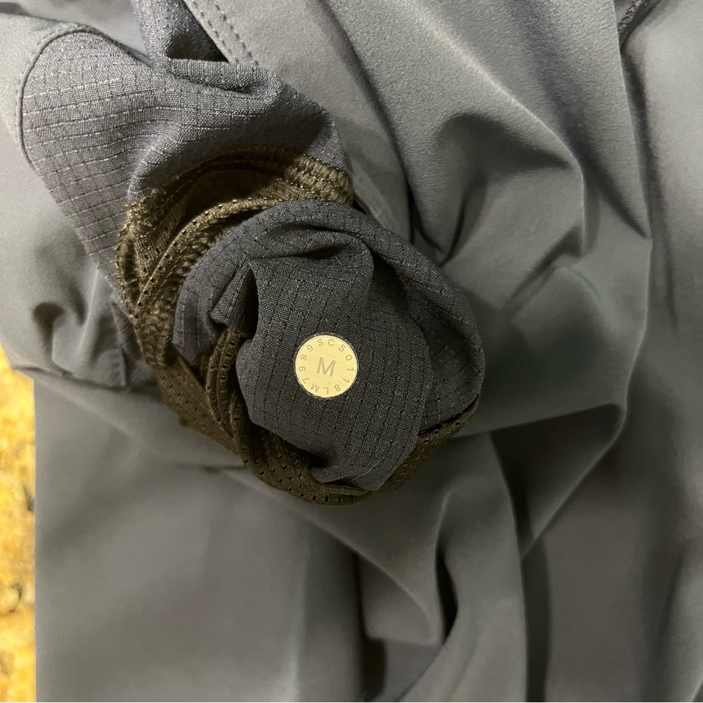 lululemon athletica Dark Blue Athletic Swim Shorts Size Medium - Picture 8 of 8